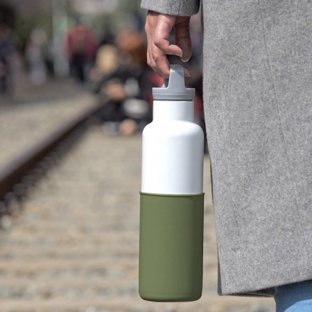 【美國HYDY】時尚保溫水瓶-白瓶＋海藻綠矽膠套 590ML