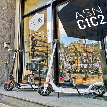 玩板ONBOARD ASNC1C2 ▊鋁合金碟煞滑步踩踏車（站採）