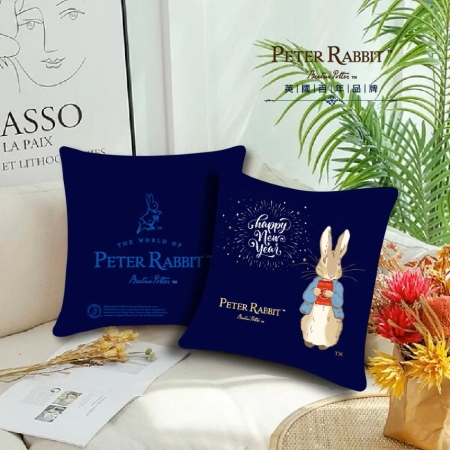 【PETER RABBIT 比得兔】Peter Rabbit 比得兔新年雙面抱枕 （NF1355 / NF1357）