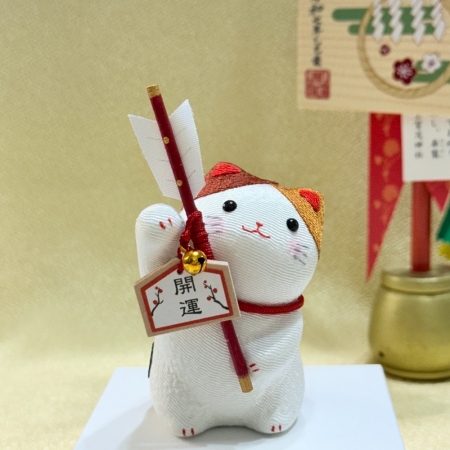 【龍虎堂】京都手作縮緬擺飾-三毛貓持四季-破魔矢 限時85折/售價已是折扣價