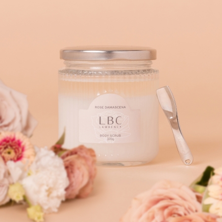 LBC | Lambency 水漾玫瑰柔嫩身體角質磨砂膏 320g 附挖杓 去角質 煥膚角質 