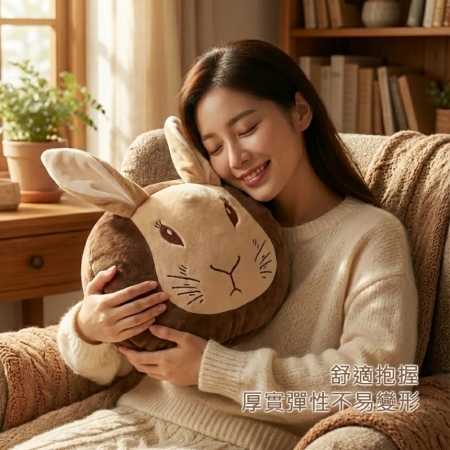 【PETER RABBIT 比得兔】比得兔兔頭造型暖手枕 （冬天必備）