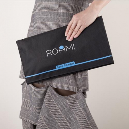 ROOMMI 多功能充電神器 小電寶＋28W太陽能板