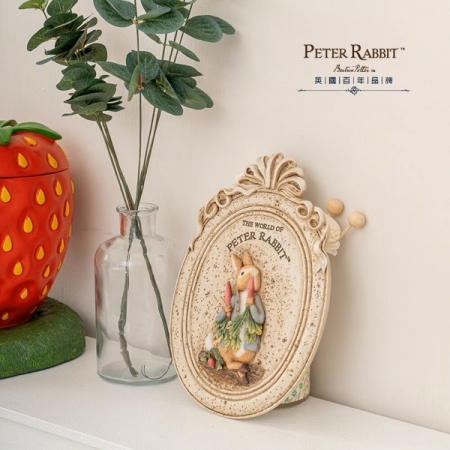 【PETER RABBIT 比得兔】 吃蘿蔔橢圓壁掛