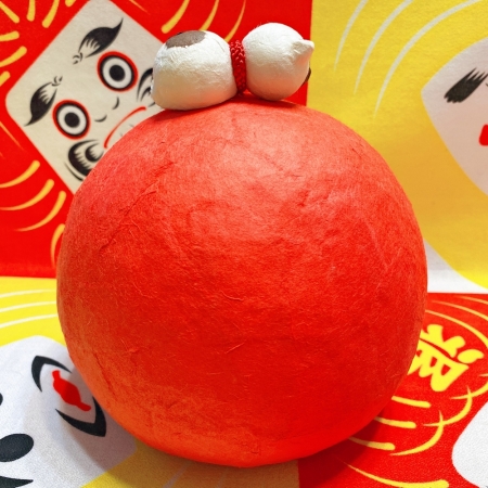 【龍虎堂】京都手作和紙擺飾-睡眠達摩與貓 限時85折/售價已是折扣價