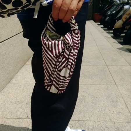 京都風呂敷包巾-伊砂紋樣 中巾-結（紫&綠）（限時85折/售價已是折扣價）