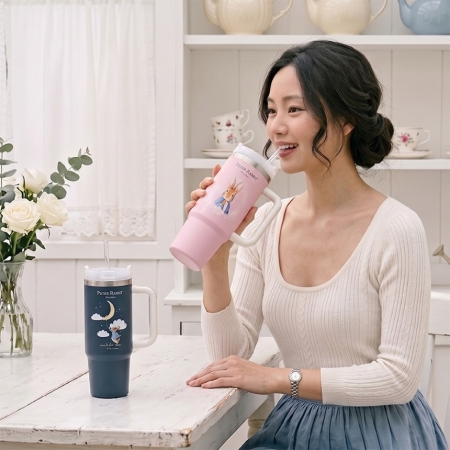 7月暑期玩樂攻略~【PETER RABBIT 比得兔】不銹鋼冰壩杯 900ml（粉漾花園 & 月光冒險 二款可選）
