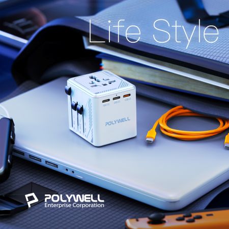 POLYWELL 多國旅行充電轉接器 45W 機甲風 萬國旅行充 雙AC插座 3Type-C＋USB 寶利威爾 台灣現貨